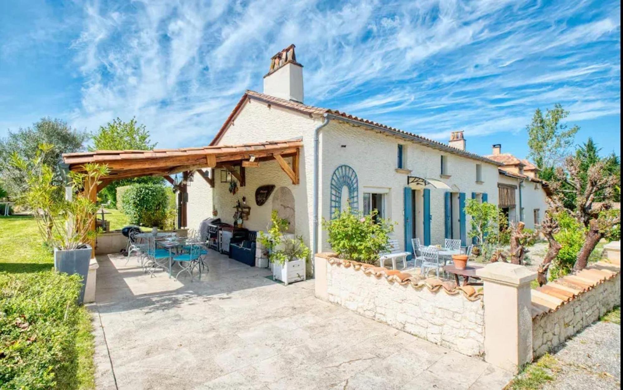 Villa Charmante A Bosset Avec Piscine Partagee エクステリア 写真