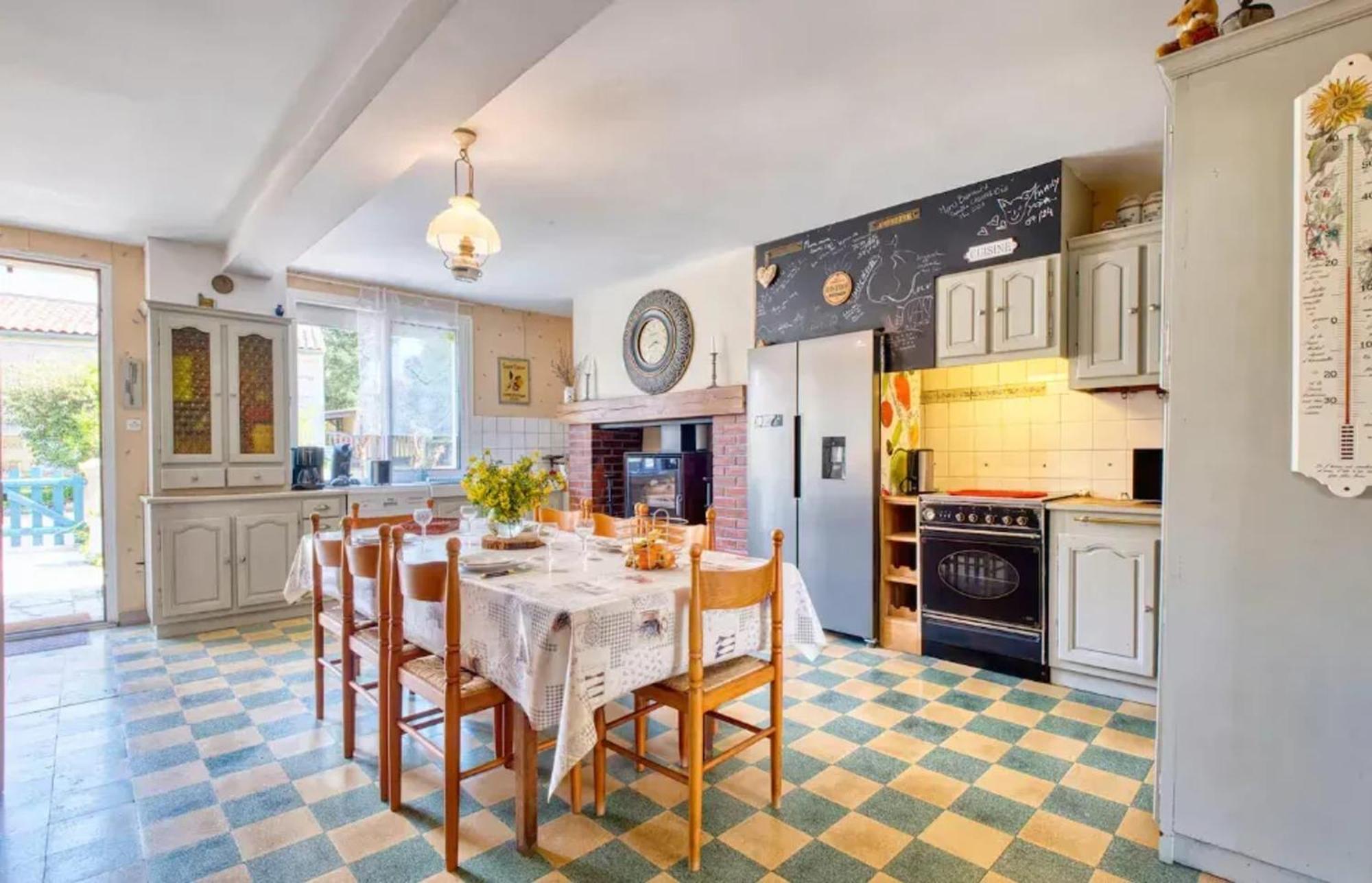 Villa Charmante A Bosset Avec Piscine Partagee エクステリア 写真